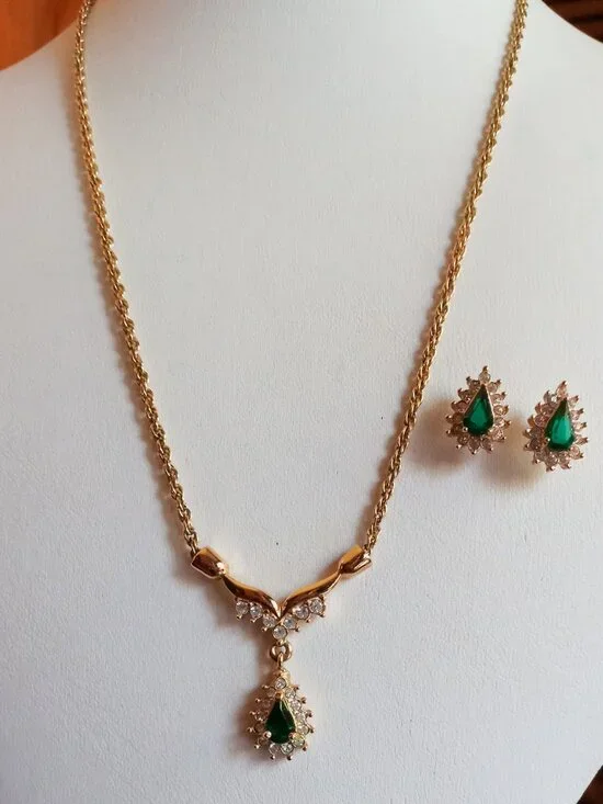 ROMAN Green Gem & Gold Plated Matching Necklace & Earrings Set Worn Once!