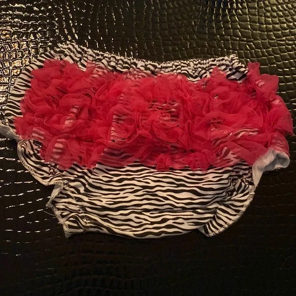 Ruffle Butt 🦓 Diaper Cover