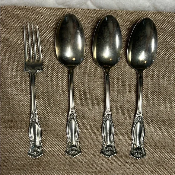 W A Rogers 1910 Silver-Nickel Orange Blossom Flatware Set - 3 Spoons & 1 Fork