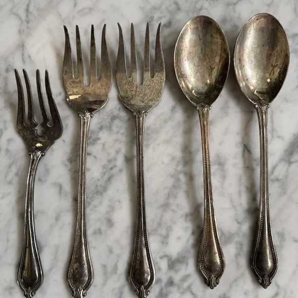 International Yorkshire Bead Hostess Serving Set Of 5 Pieces Silverplate