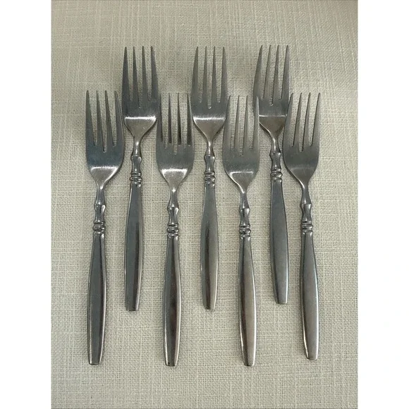 Reed &‎ Barton PERTH Stainless Flatware 7 Salad Forks 6 5/8