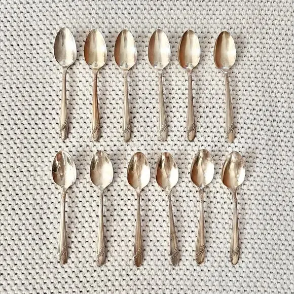 Oneida Tudor Plate Queen Bess Set of 12 Replacement Teaspoons Spoons Flatware