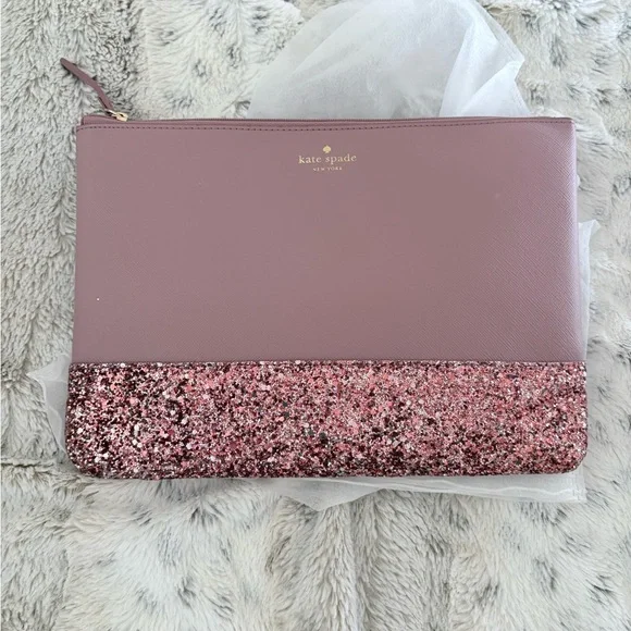 Kate Spade New York Gia Clutch/Pouch in Dusty Peony in Like New Condition.