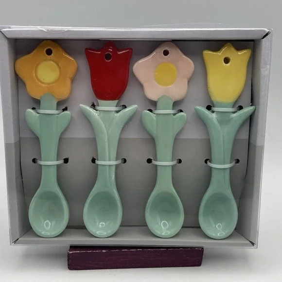 Tabletops Gallery Daisy Stir Spoons Flowers Set of Four Coffee Tea Spice‎