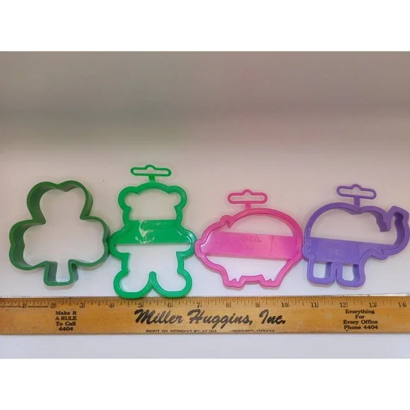 Wilton EKCO Animal Cookie Cutters Elephant Pig Bear Shamrock