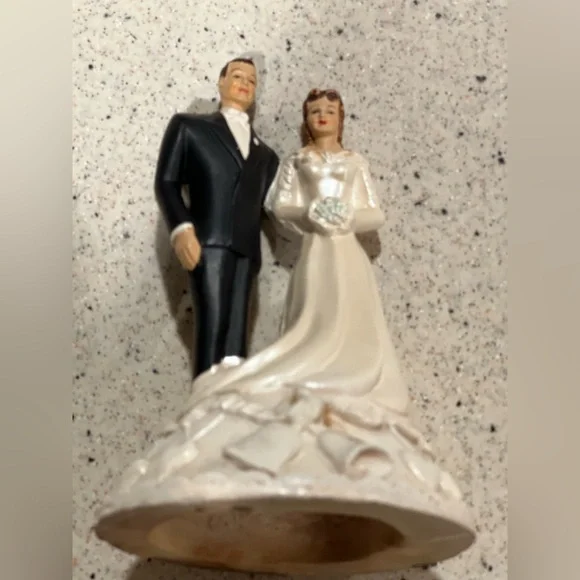 Elegant Wedding Cake Topper - Black and White Vintage 50’s