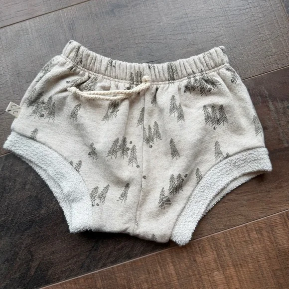 Childhoods Shorties