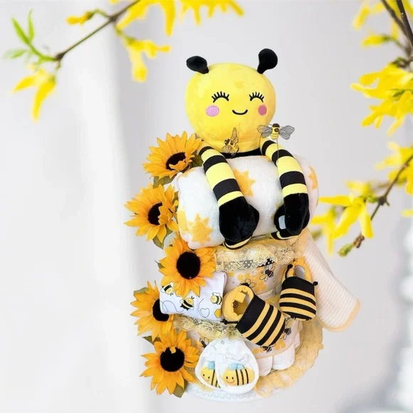 Bee Diaper Cake? Baby Shower Gift