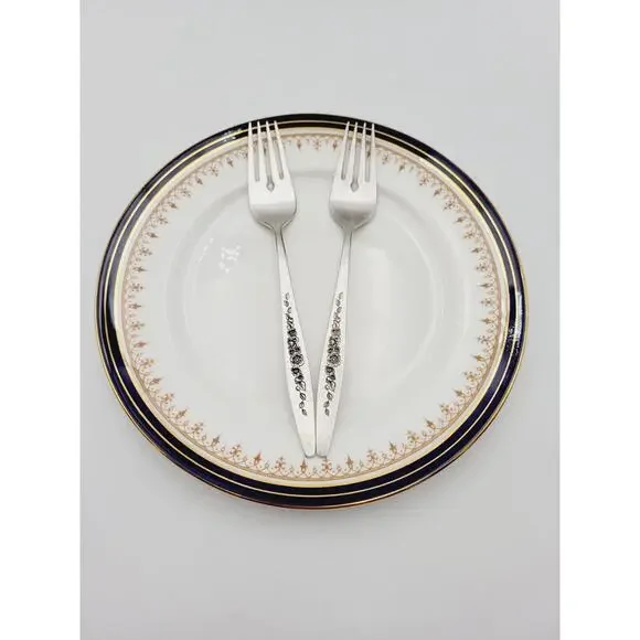 International Deep Silver LAUREL MIST Salad Forks Set 2 Silverplate Flatware Vtg