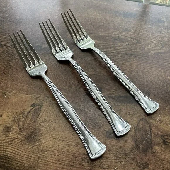 Mikasa Chadwick Bead Dinner Fork 8 1/8