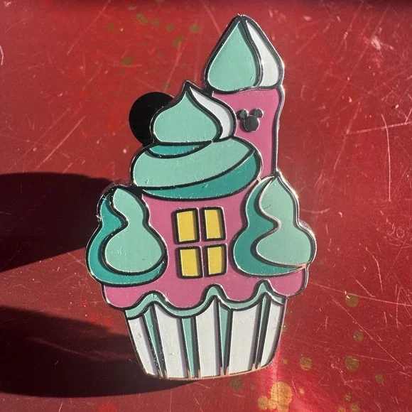 2025 WDW Hidden Mickey Wave B CINDERELLA CASTLE Disney World Cupcake TREATS PIN