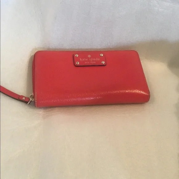 Large Kate Spade Wallet Wristlet.