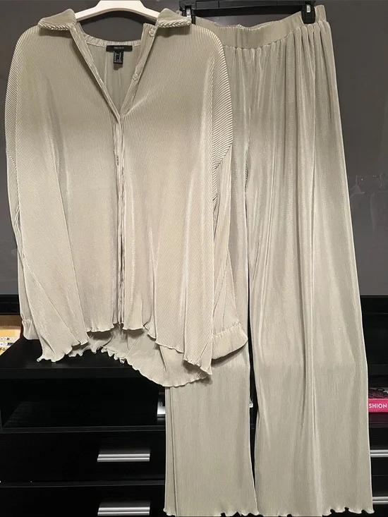 Forever 21 Plisse Matching Set
