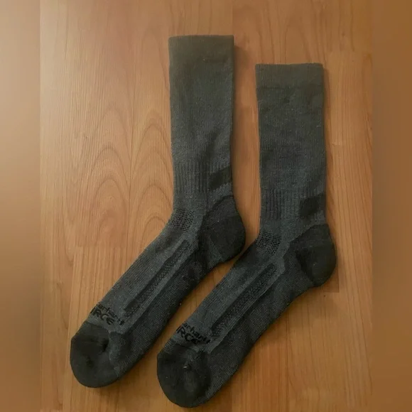 NWOT Men’s Carhartt Force Long Gray/Black Socks