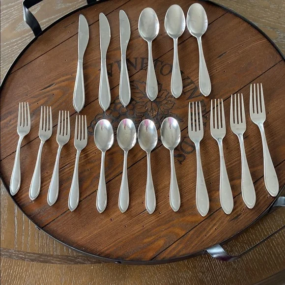 Cambridge Bayleaf Sand Flatware Set, Silver Cutlery Set 18 piece