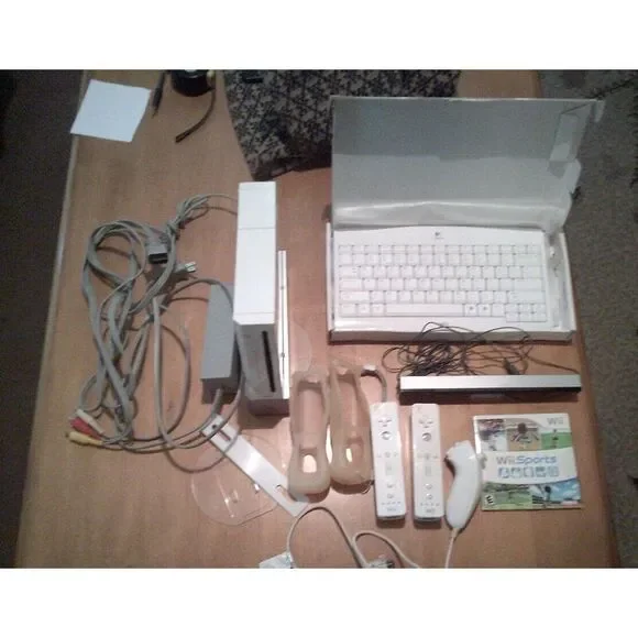 WII sports console with‎ game wireless keyboard and accessories tested works