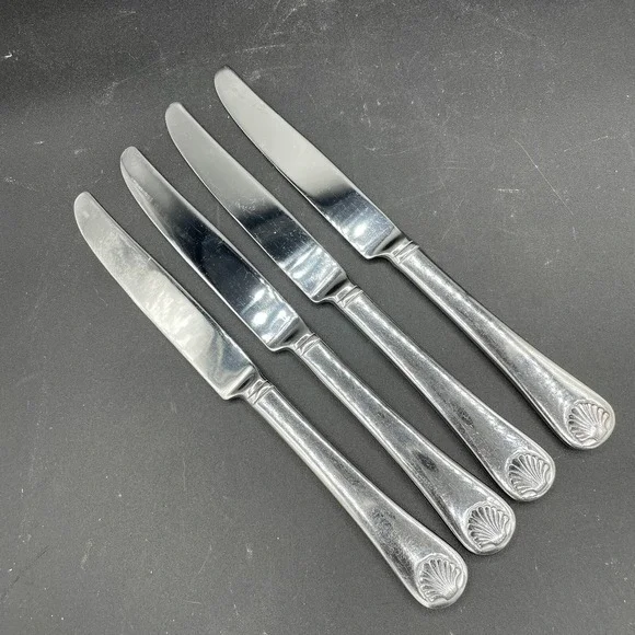 Reed & Barton Bayview Shell Stainless Set of 4 Dinner knives
