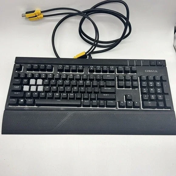 Corsair Strafe RGB Gaming Keyboard RGP0018 CH-900121-NA W Xtra‎ Keys & Accessory