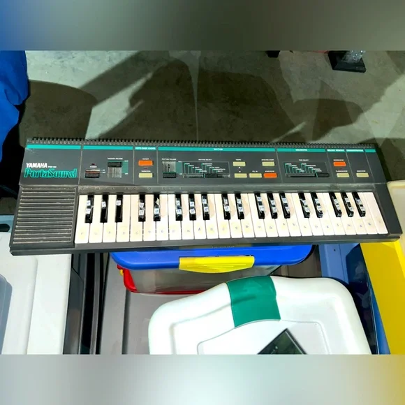 YAMAHA PSS-160 PORTASOUND KEYBOARD