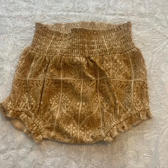 NWT Darling Kate Quinn Tan Gold Patterned Baby Bloomers Sz 12-18M