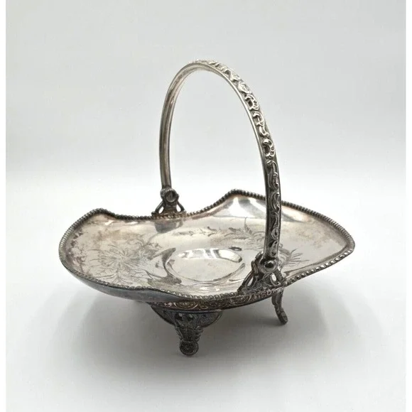 Antique Oneida Silver‎ Plate Bridal Bowl Basket Fruit Flowers with Handle