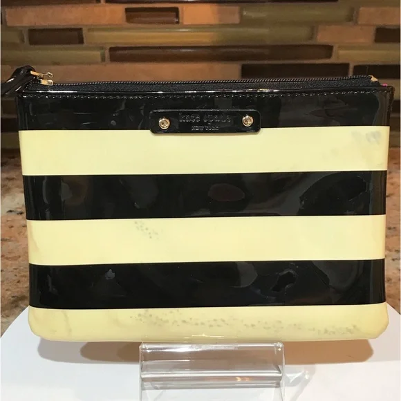 AS IS Kate Spade Pouch ♠️