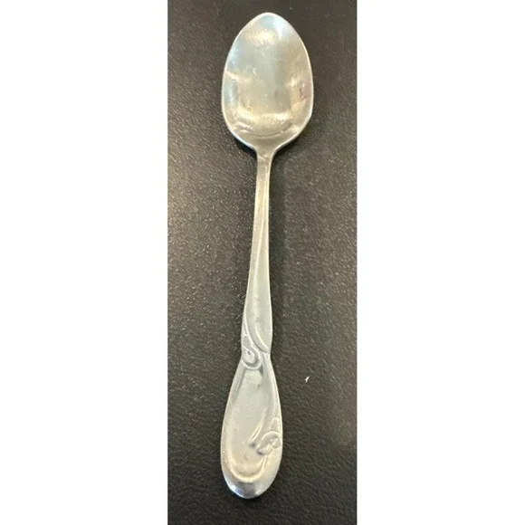 Oneida Deluxe Calla Lily Teaspoon Spoon Stainless Steel Vintage