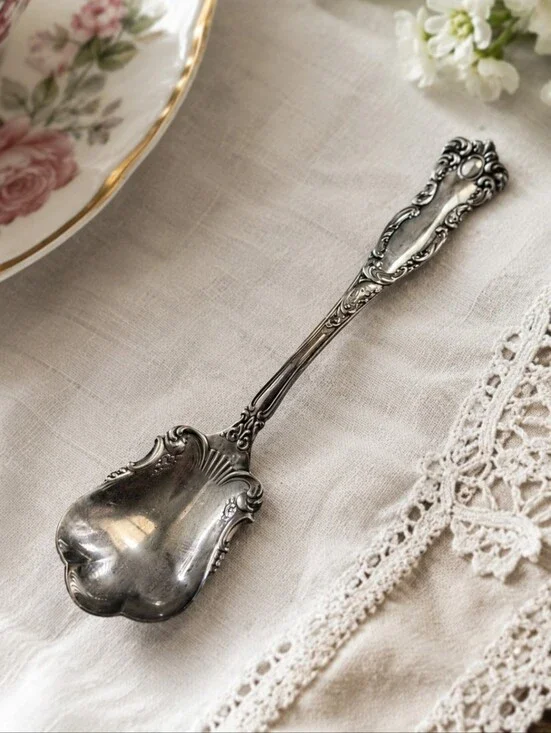WM Rogers & Son AA Silverplate Sugar Spoon – Vintage Ornate Scroll Pattern