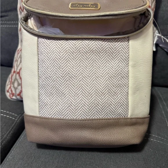 Itzy Ritzy Cream and Brown Toiletry Bag