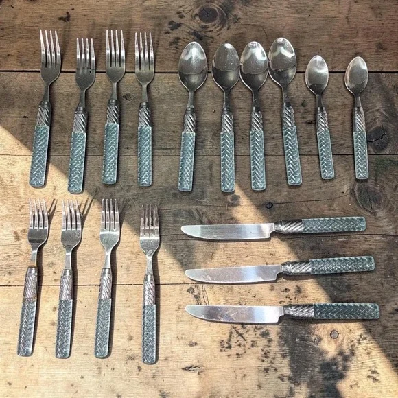 Acrylic Blue Handled Utensils, 17 Piece Set, Plastic Handles, Stainless‎ Steel