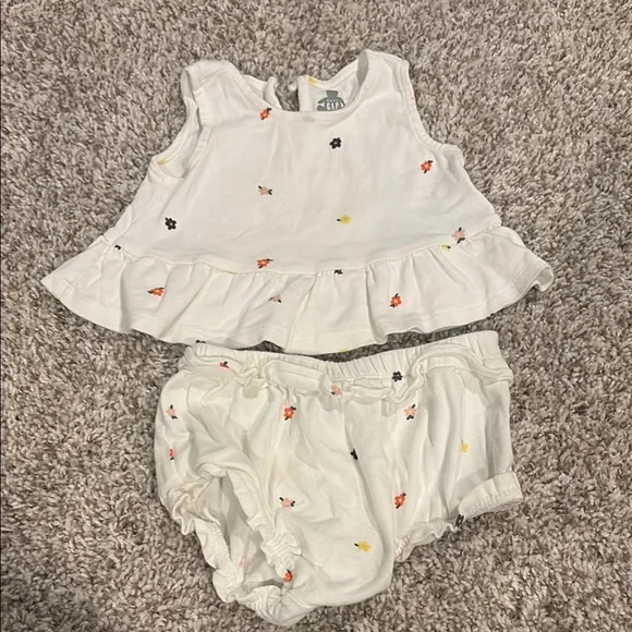 Baby GAP White Floral Baby Outfit 18-24M