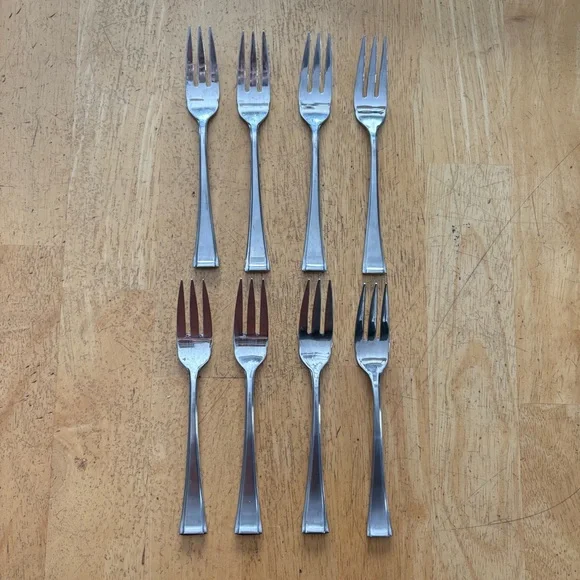 Tomodachi ANSLEIGH 18/10 China Stainless Flatware Eight Salad Forks 6.5”‎