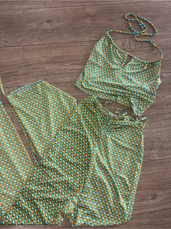 Y2K Geo Print Halter & Flare Pants Matching Set