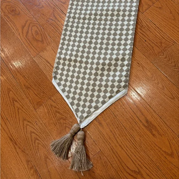 Pier 1 Table Runner with tassels Champagne/brown/cream colors