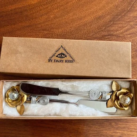 DARY Rees RARE New in Original Box Vintage Handcrafted Rose Butter Knives Set