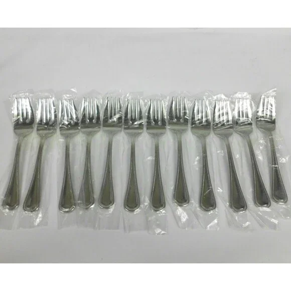 Wallace Regal Pearl Stainless 18/10 Silverware Flatware Salad Fork 7 