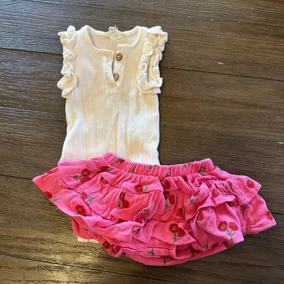 Jessica Simpson 0-3mth White and Pink Kids Ruffled Outfit