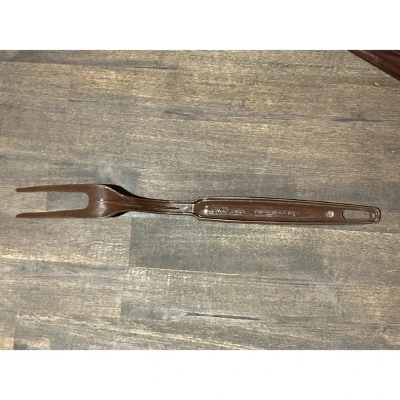 Vintage EKCO USA Brown Nylon 2-Tine Meat-Serving Fork 11