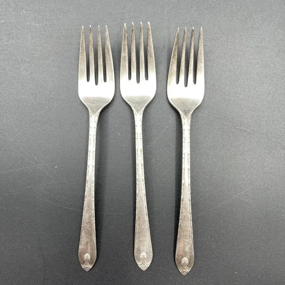 WM Rogers & Son Exquisite 1940 Silverplate Salad Forks Lot 3 Floral Pattern