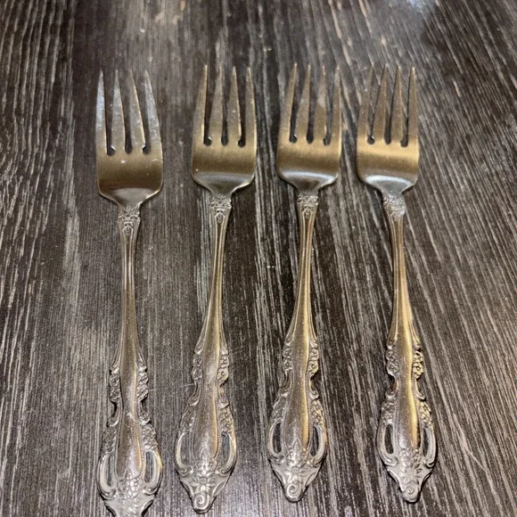 Oneida Stainless RAPHAEL Distinction Deluxe Set of 4 Salad Forks