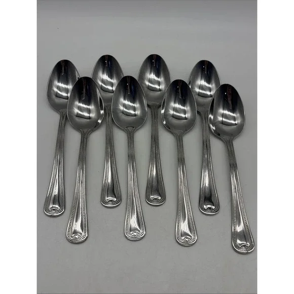 8- Reed & Barton Hamilton English Gentry Pattern dinner spoon Stainless