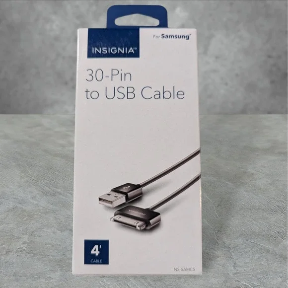 Insignia 30-Pin Charge-and-Sync Cable - Black‎ 4' Cable