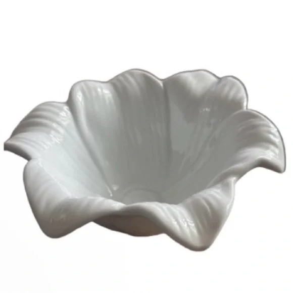 Pier 1 White lily Floral Ceramic Bowl