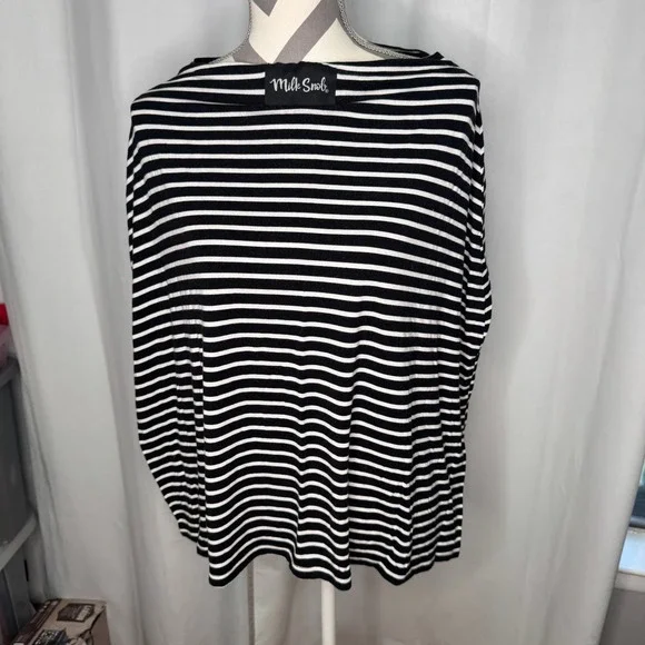 Milk snob nursing cover‎ / baby car seat canopy - black & white stripe