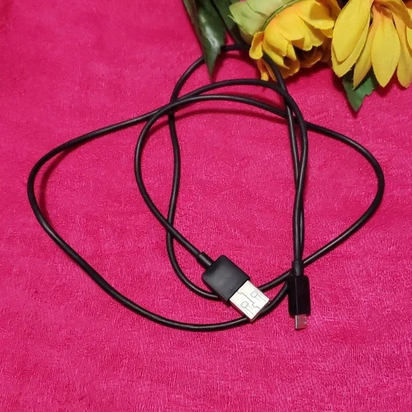micro USB-b to USB charger, black, 40