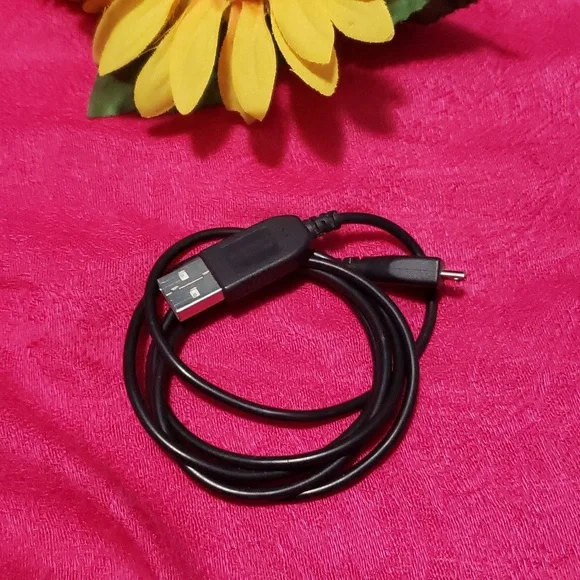 Sierra Wireless micro USB-b to USB charger, black, 40