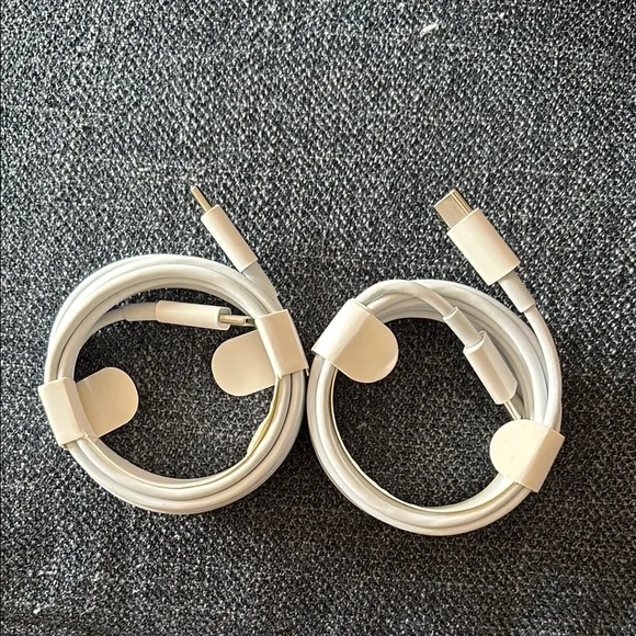 TWO HYPER FAST 120W CHARGING USB-C TO USB-C POWER CORDS 6 FT EACH…BRAND NEW
