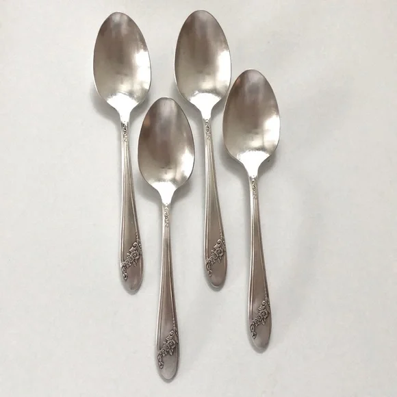 Tudor Plate Oneida Community Queen Bess II Silver Plate teaspoons Set of 4