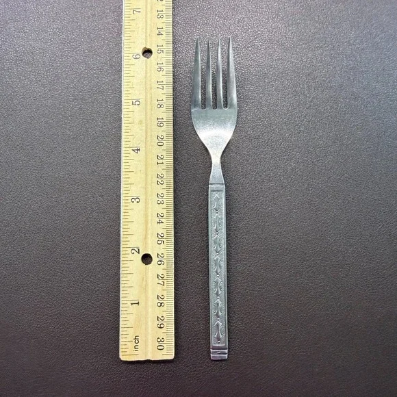 Douglass Stainless Korea Flatware Set 2 Dinner 2 Salad Forks Embossed‎ Pattern