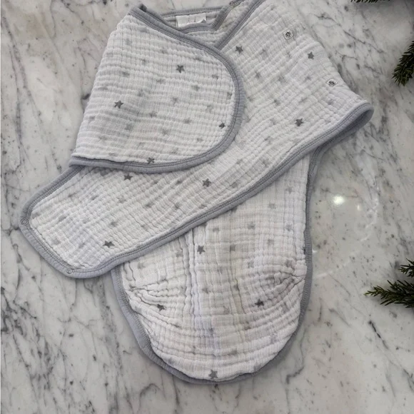 aden + anais Starry White and Gray Muslin Swaddle Buttons